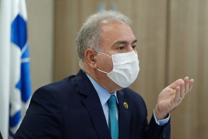 Queiroga diz que governo vai vacinar crianças, mas exigirá prescrição médica