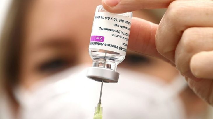 A agência solicitou às desenvolvedoras de vacinas informações sobre os estudos em andamento. (Reuters)