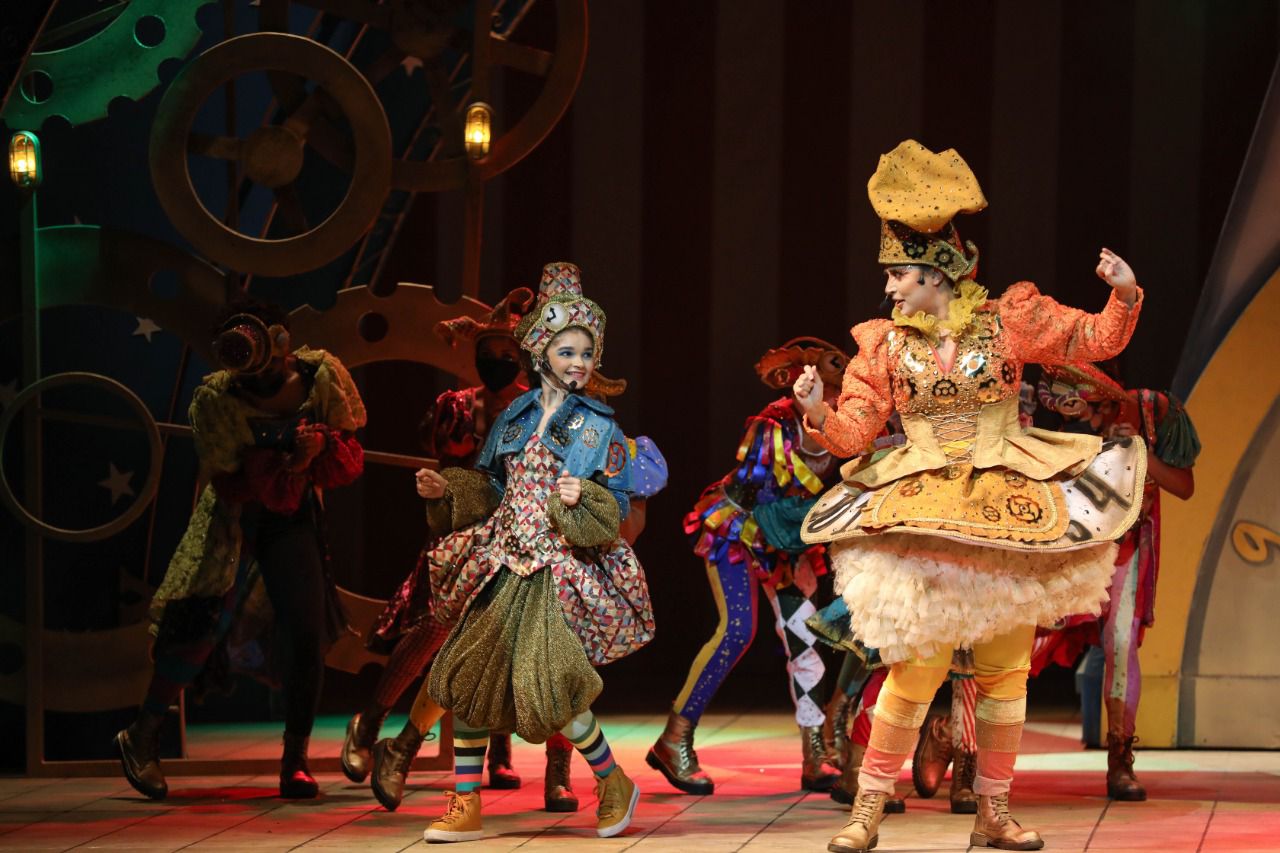 No Teatro Amazonas, espetáculo ‘Um Presente Para o Natal’ retrata importância de viver o presente