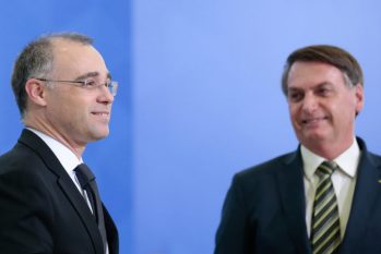 O ministro da Advocacia-Geral da União, André Mendonça, e o presidente Jair Bolsonaro (Carolina Antunes/PR)