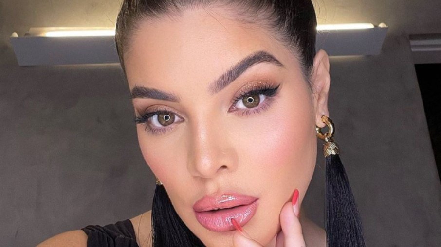 Gkay ganha relógio de R$ 72 mil e diz: ‘Pensei em vender para pagar contas’