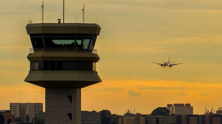 Transporte de passageiros por avião caiu 53%, em 2020. (Foto: Ten. Enilton/ Agência Força Aérea)