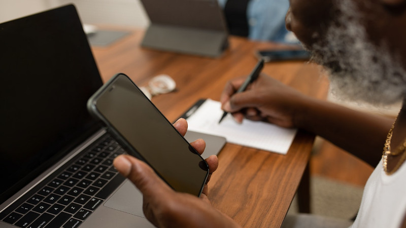 Vivo cria programa de estágio com 50% das vagas destinadas para estudantes negros