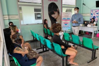 Pacientes esperando por atendimento na clínica (Islânia Lima/Policlínica Codajás)