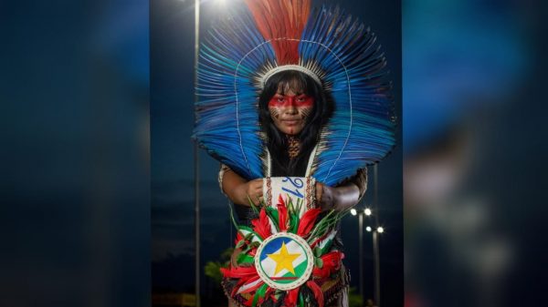 ‘Sou filha de um povo guerreiro, nasci preparada pra tudo’, diz Mari Wapichana, candidata ao Miss Indígena Brasil