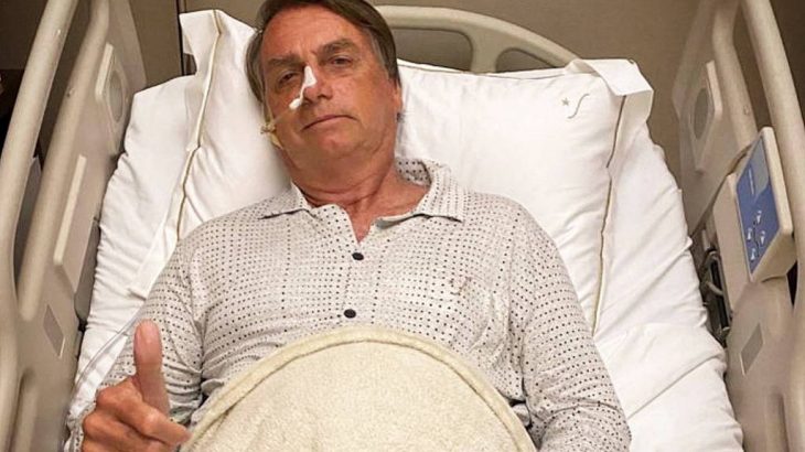 Bolsonaro posta foto internado em hospital em SP após sentir dores abdominais (@jairbolsonaro no Twitter)
