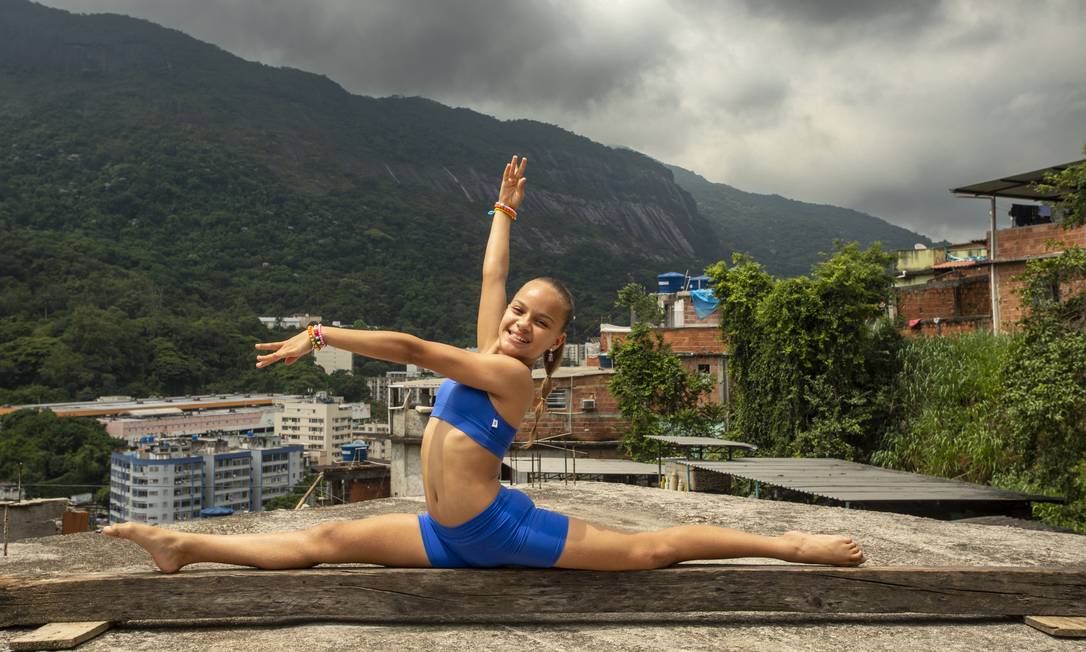 Ginasta viralizou ao treinar em laje do Rio de Janeiro. (Divulgação)