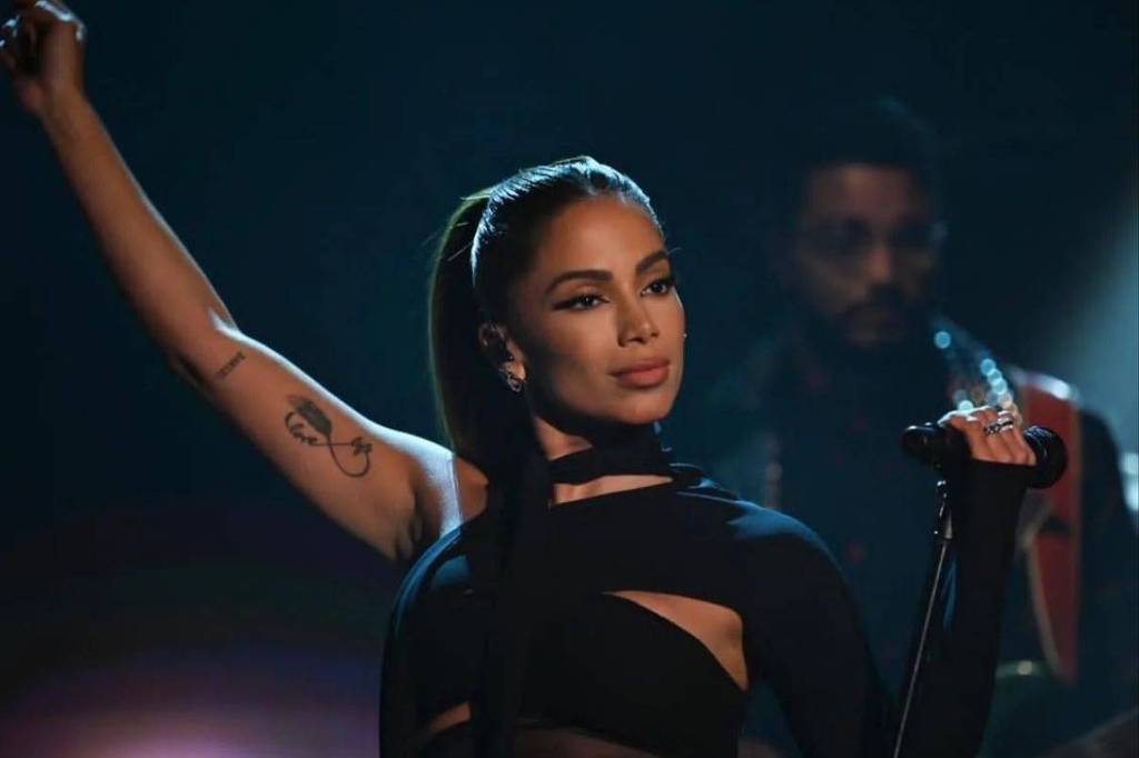 ‘Gostaria de um mano a mano’, dispara Anitta ao sugerir ‘debate’ com ex-ministro Ricardo Salles