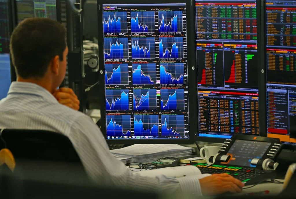 Especialista em investimentos aponta crescimento para estratégias de trader profissional em 2022