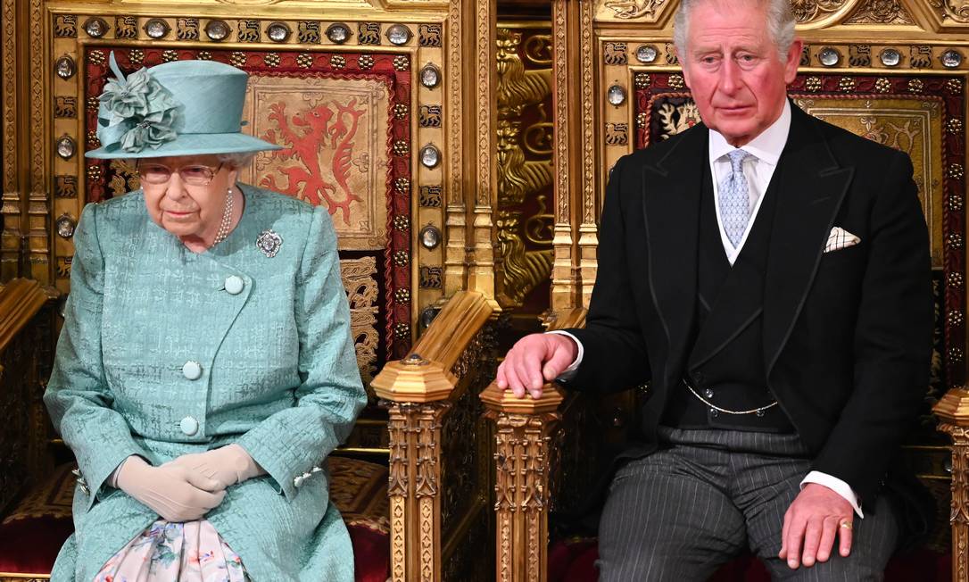 A rainha Elizabeth II e o príncipe Charles (Foto: WPA Pool / Getty Images)