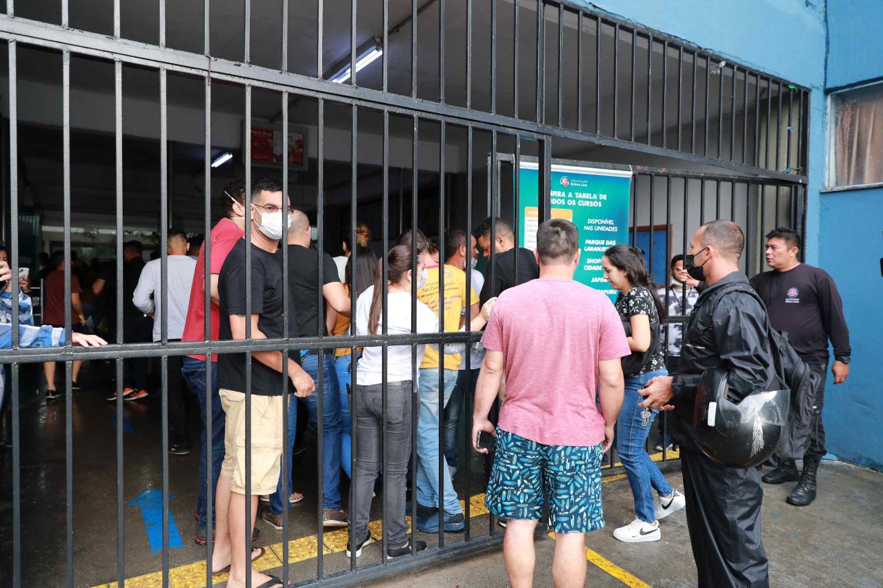 Perrengues e chuva: após intervenções, concurso da PMAM é realizado neste domingo em Manaus