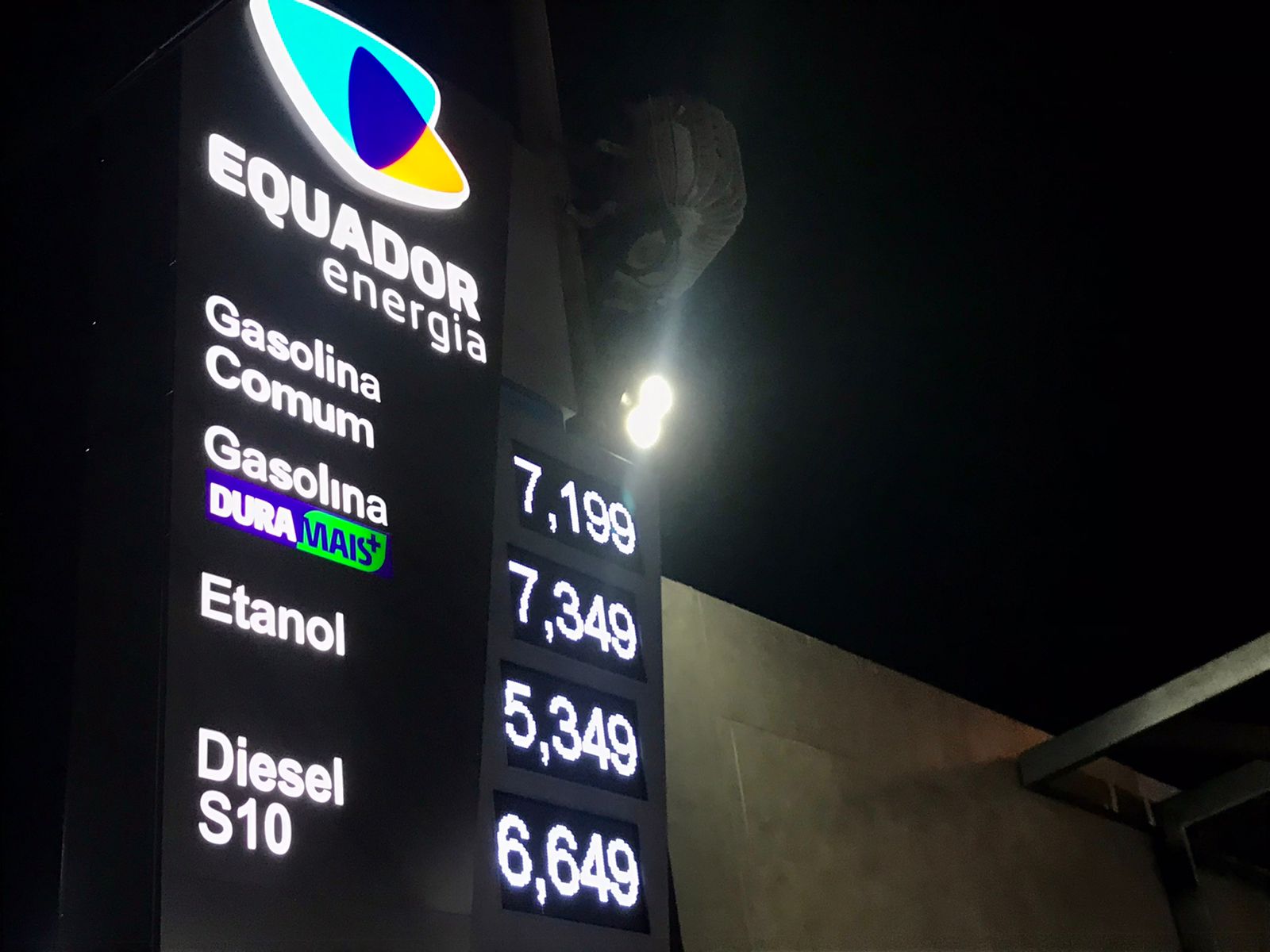 Após anúncio de reajuste, postos de combustíveis aumentam preço da gasolina em Manaus; valor é de R$ 7,19