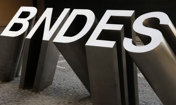 Conselho do BNDES aprova nome de Mercadante para presidência