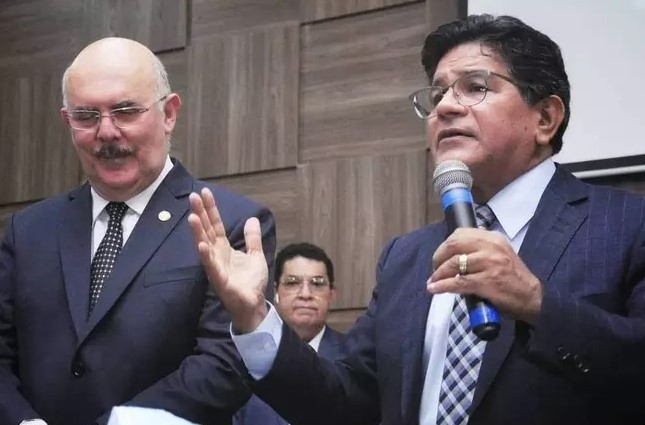 Propina no MEC: esquema envolvia compra de Bíblias; livros eram de editora de pastor