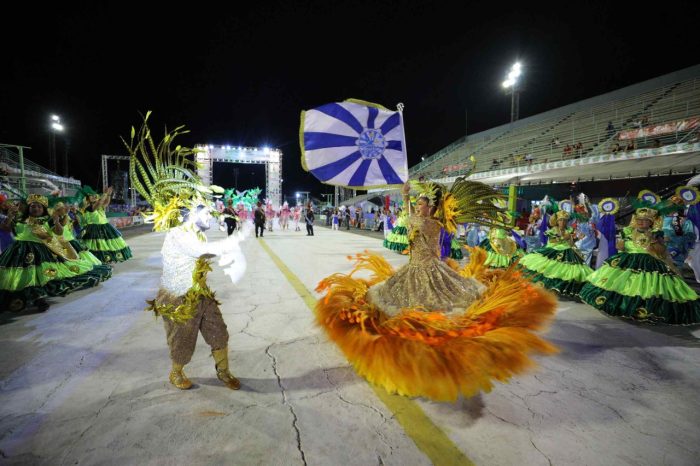Escolas de samba do grupo especial fecham os desfiles de Carnaval no Amazonas