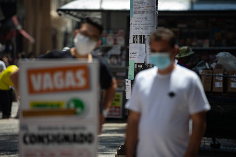 Inflação inédita em 20 anos deixa geração de jovens sem perspectiva