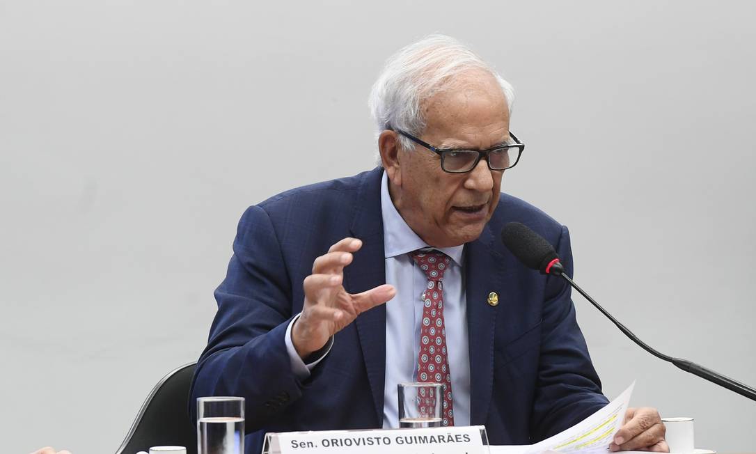 Senador Oriovisto volta atrás e retira assinatura para instalar CPI do MEC