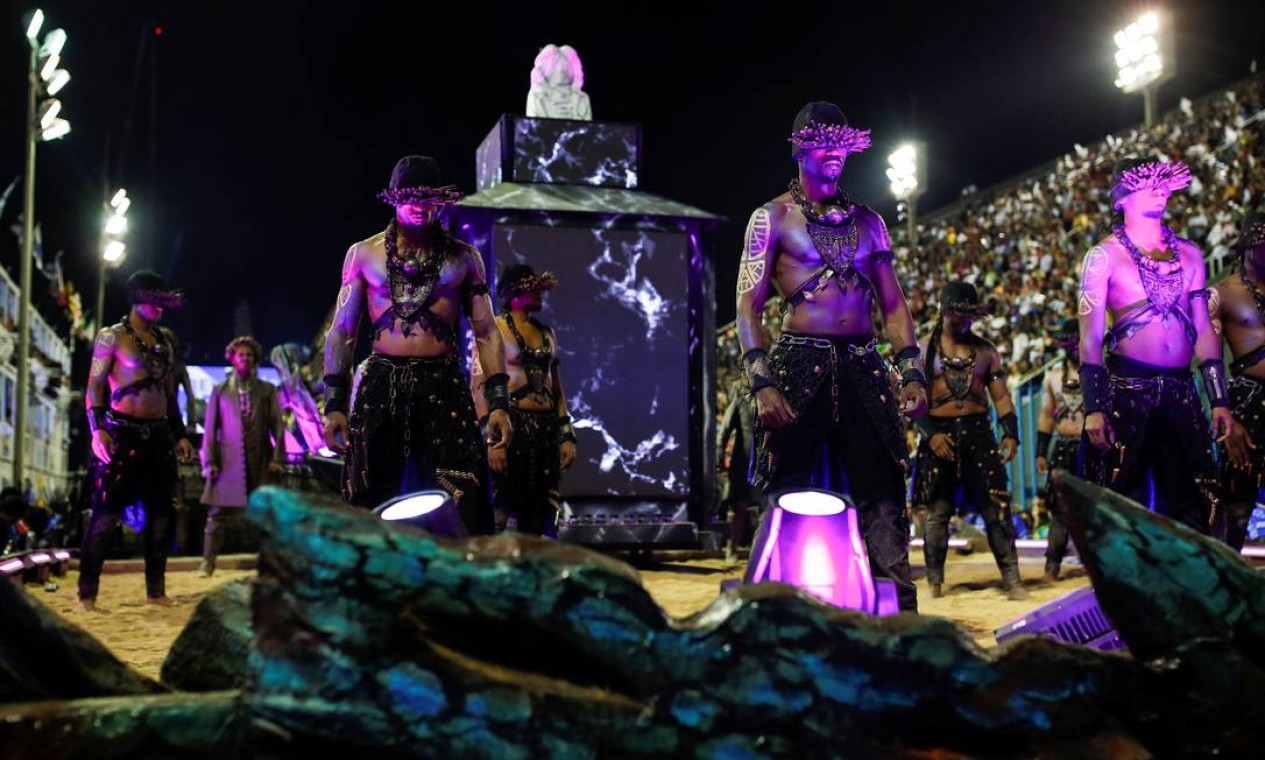 Beija-Flor reivindica ‘lugar de fala’ para celebrar o pensamento do povo preto em Carnaval do RJ