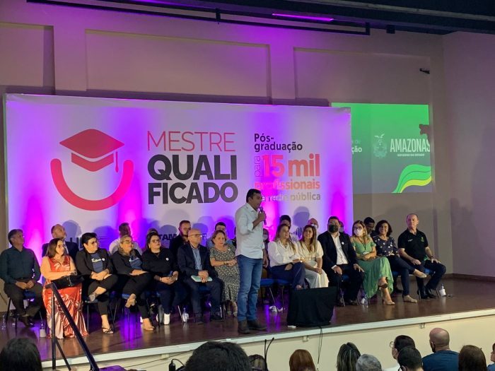 AM lança edital de pós-graduação gratuita para 15 mil professores da rede pública do Estado