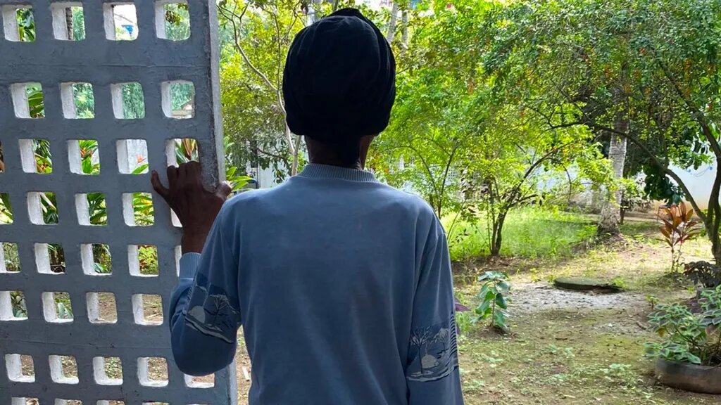 Mulher retirada de abrigo viveu em situação de escravidão por 33 anos