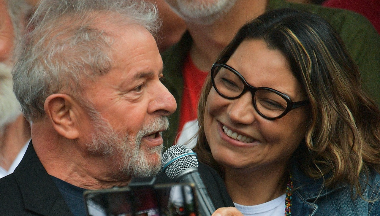 Lula e Janja ( (Foto: Carl de Souza / AFP))