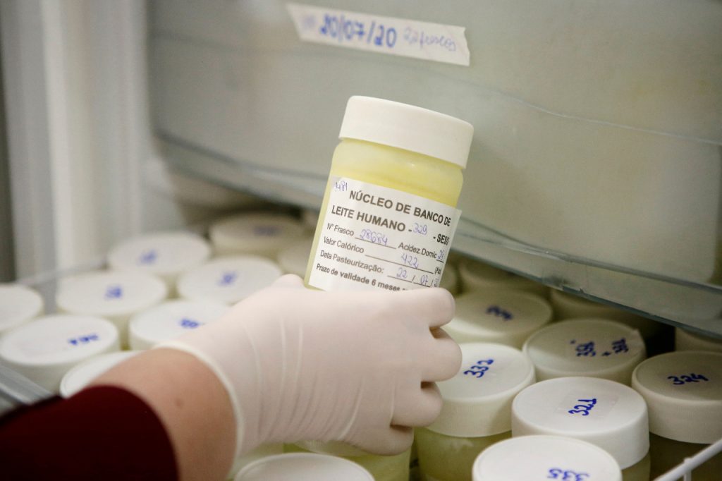 De acordo com o Ministério da Saúde, doações de leite humano só atendem metade da demanda no Brasil