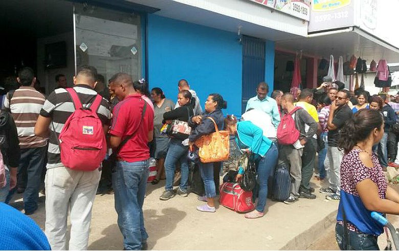 Metade dos venezuelanos refugiados que entram no Brasil decide ficar no País