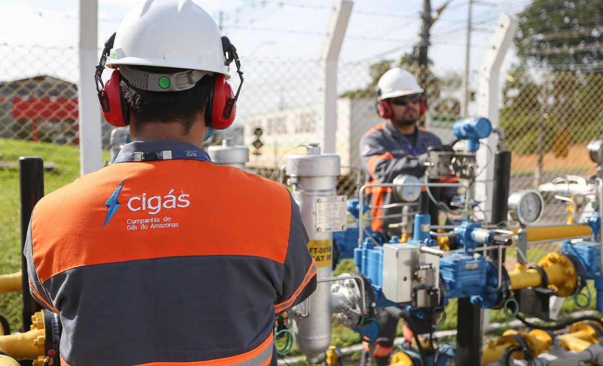 Deputado do AM alerta para manobra de empresário que pode prejudicar o mercado de gás no Estado