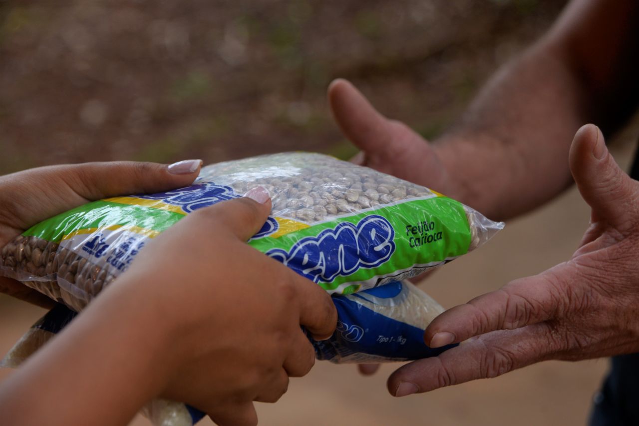 Ativista faz campanha de arrecadação para doar cestas básicas a casas de apoio LGBTQIA+ em Manaus