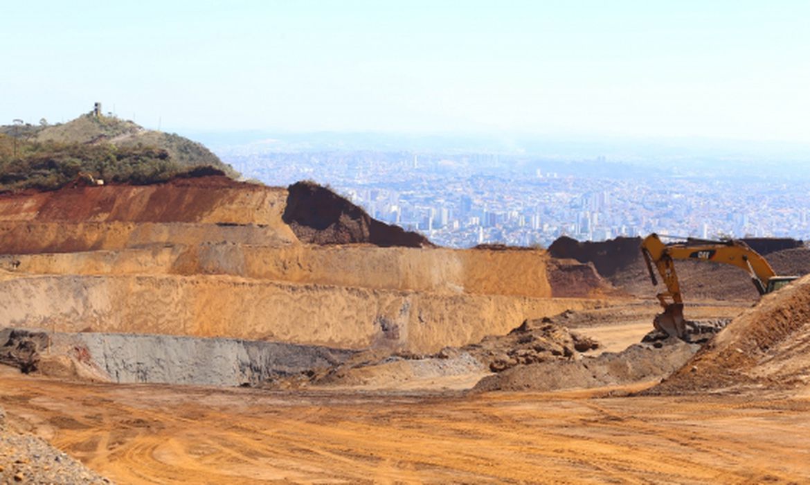 Serra do Curral é considerada cartão postal de Belo Horizonte (Reprodução)