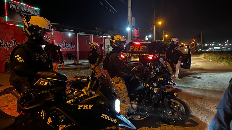 PRF participa cada vez mais de operações extra-patrulhamento; especialistas alertam para extrapolação de competência