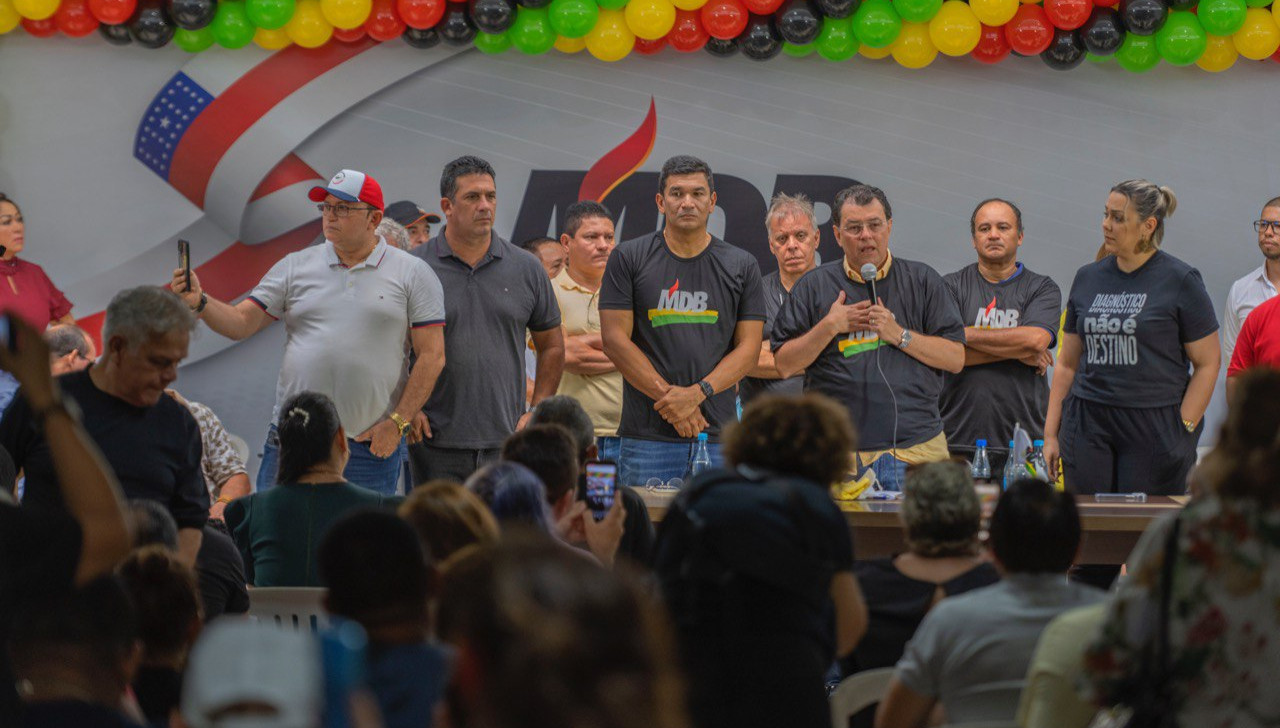 Pré-candidato ao Governo do AM, senador Eduardo Braga enfrenta ‘debandada’ e pouca adesão em evento político