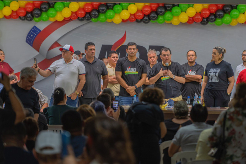 Pré-candidato ao Governo do AM, senador Eduardo Braga enfrenta ‘debandada’ e pouca adesão em evento político