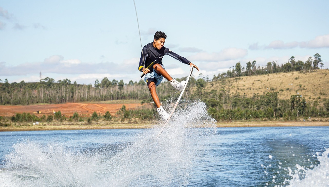 Atleta indígena do AM sobe ao pódio no ‘Brasil Wake Open’ e no ‘Pan-Americano’, em Minas Gerais