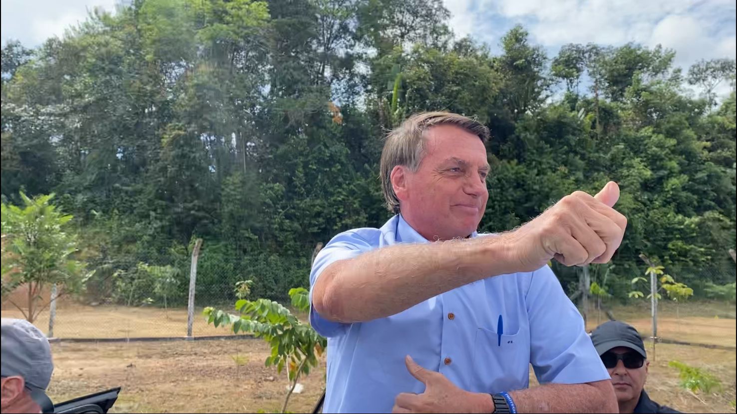 Pesquisa aponta que 56% dos brasileiros acham que é preciso levar a sério as ameaças de Bolsonaro