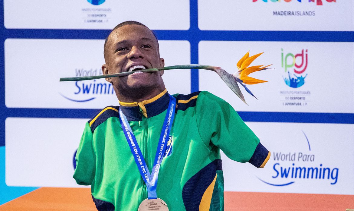 Brasil garante três ouros no terceiro dia do Mundial e natação paralímpica