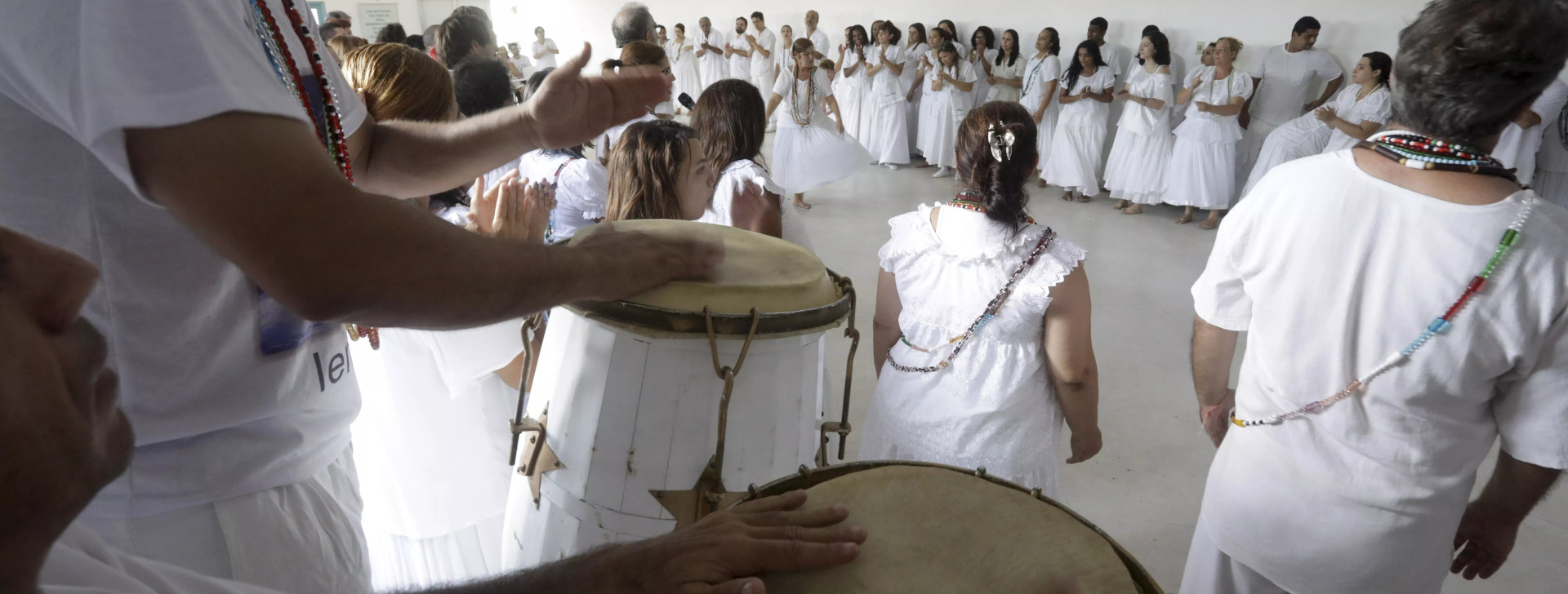 Em Minas Gerais, mulher perde guarda da filha após levá-la a ritual de Umbanda