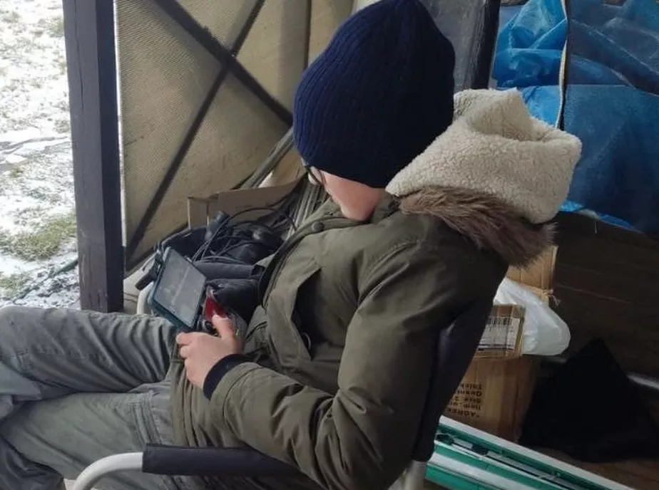 Ucrânia: adolescente pilota drone e vira ‘herói’ após destruir comboio russo