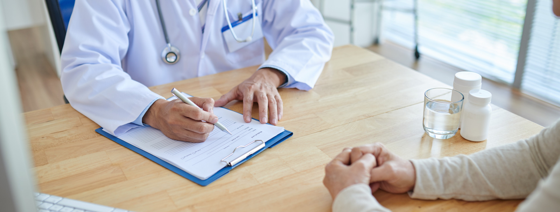 Saúde da mulher: já ouviu falar em ‘bexiga caída’? Descubra as causas e como prevenir