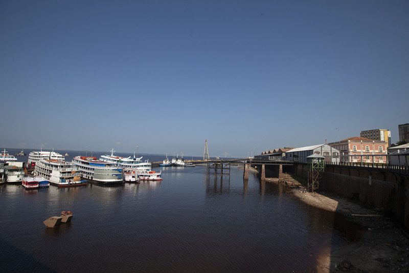 Porto de Manaus diz que há ‘indícios de sabotagem’ após estrutura se romper e naufragar