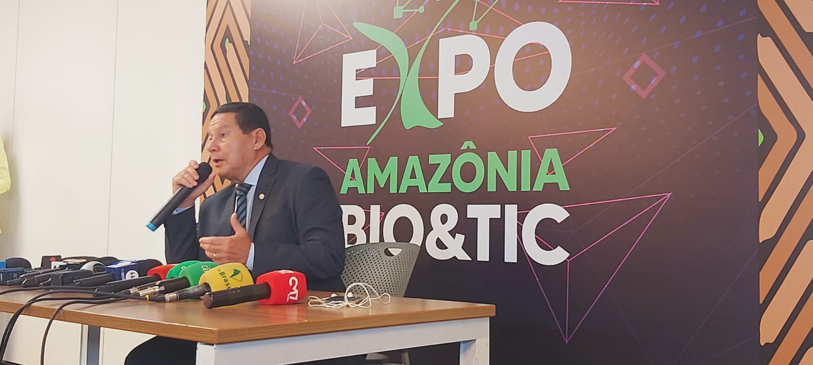 Em Manaus, Hamilton Mourão fala sobre investimento em segurança na Amazônia: ‘O País vive outras carências’