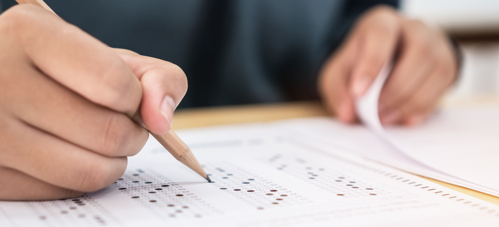 Com salários até R$ 6,5 mil, Agência de Fomento abre inscrições para concurso público nesta segunda-feira