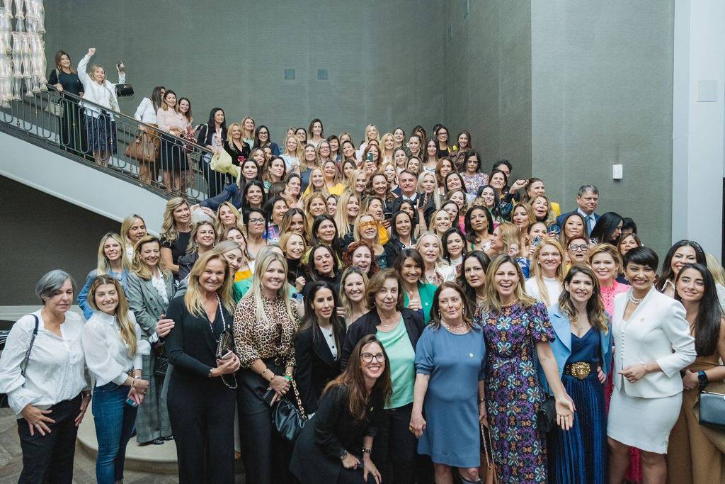 Para se aproximar do eleitorado feminino, Bolsonaro almoça com empresárias e não descarta nova troca na Petrobras