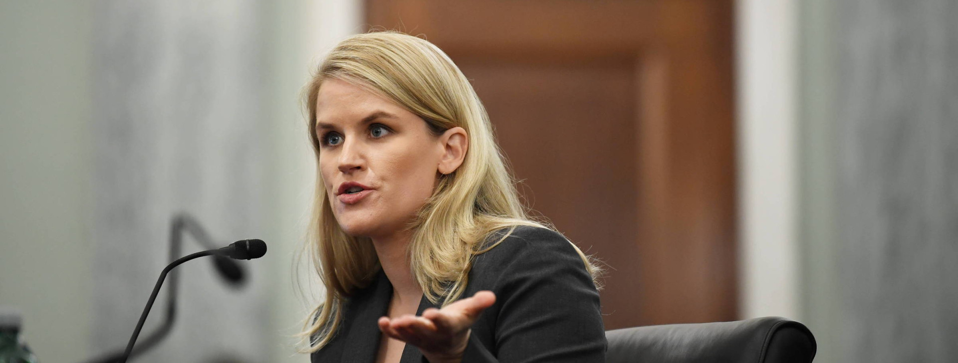 Ex-funcionária do Facebook, Frances Haugen diz que rede social não prioriza o Brasil contra fake news