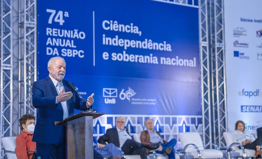 Na UNB, Lula diz que ciência e tecnologia devem ser usadas para desenvolvimento sustentável da Amazônia
