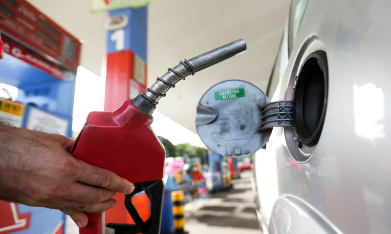 Petrobras anuncia novamente redução no preço da gasolina em menos de duas semanas