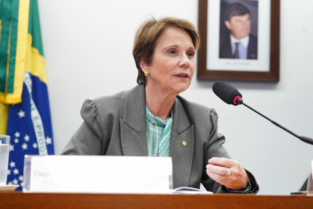 Ex-ministra da Agricultura no Governo Bolsonaro quer autorizar avanço da pecuária em áreas de preservação