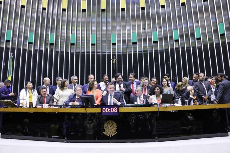 Lei Paulo Gustavo criada para incentivar o setor cultural é publicada no Diário Oficial