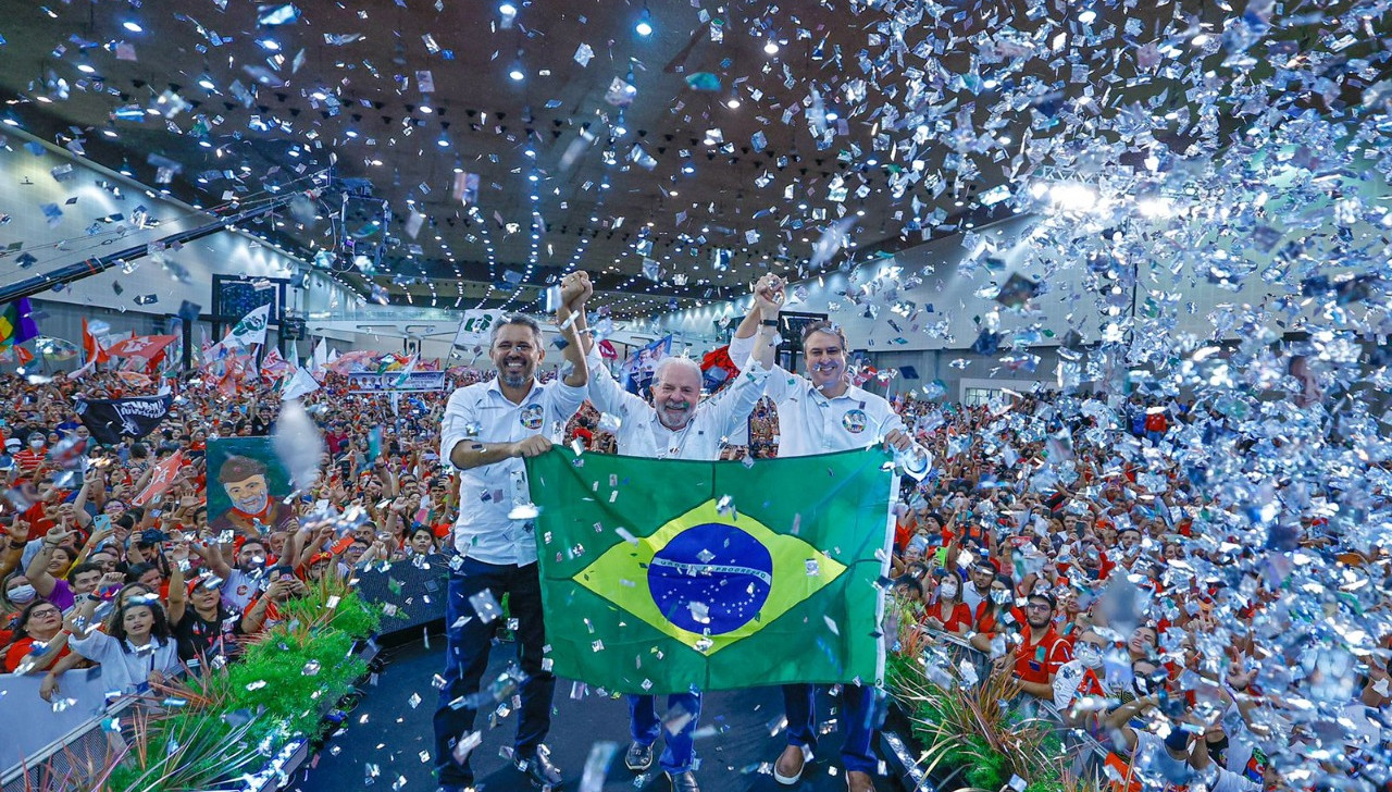 Lula afirma que desconfiança de Bolsonaro nas urnas eletrônicas é medo de perder as eleições