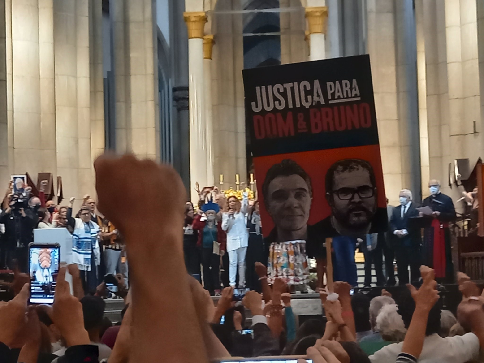 Catedral da Sé reúne lideranças em ato inter-religioso por Bruno Pereira e Dom Phillips, e pela defesa dos povos indígenas